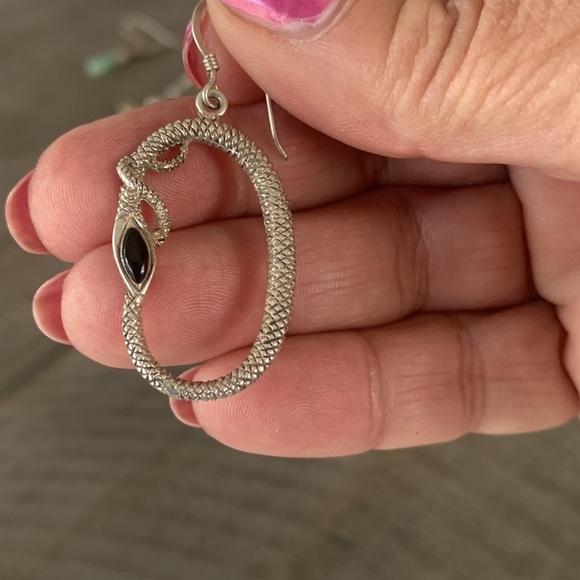 Onyx snake earrings - Picture 2 of 4